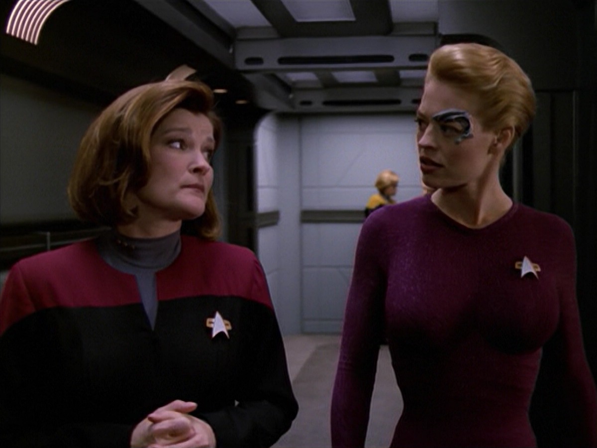 ariane179254_StarTrekVoyager_5x15_5x16_DarkFrontier_2167.jpg