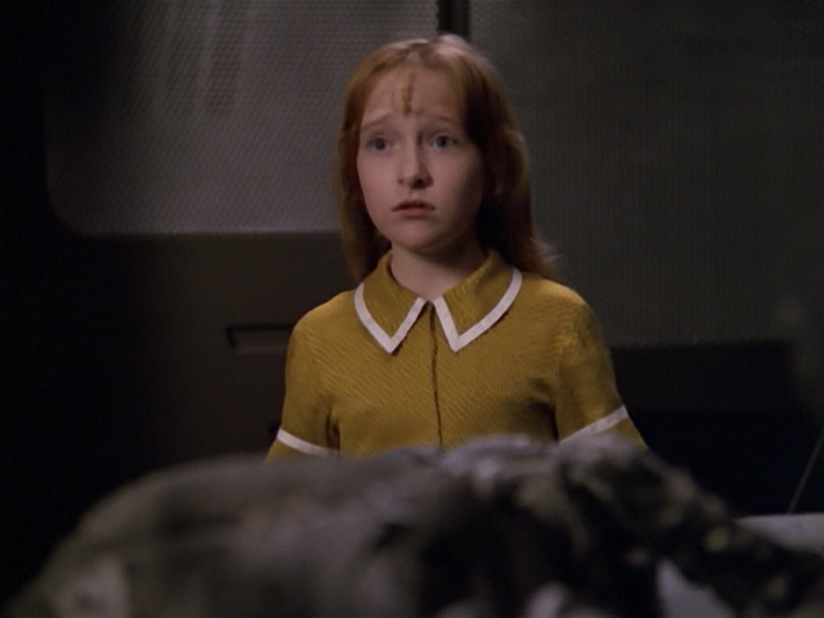 ariane179254_StarTrekVoyager_5x15_5x16_DarkFrontier_2206.jpg