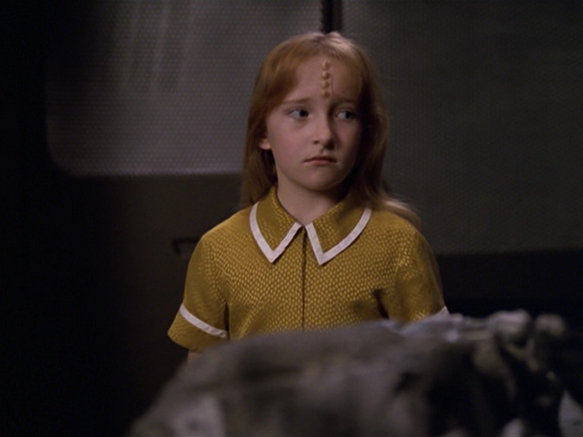 ariane179254_StarTrekVoyager_5x15_5x16_DarkFrontier_2228.jpg
