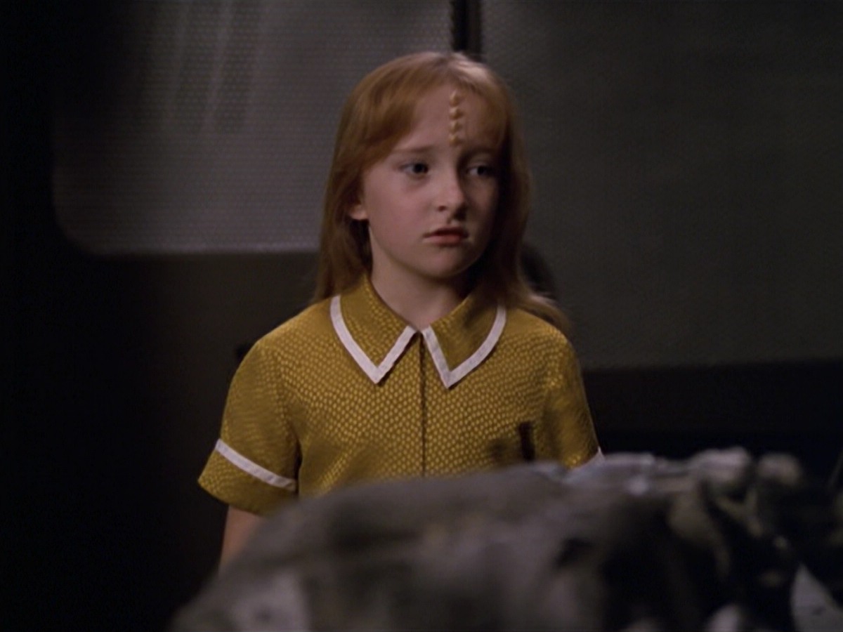ariane179254_StarTrekVoyager_5x15_5x16_DarkFrontier_2229.jpg