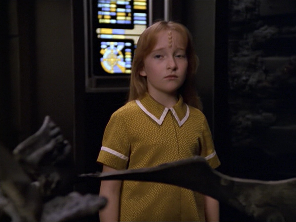 ariane179254_StarTrekVoyager_5x15_5x16_DarkFrontier_2234.jpg