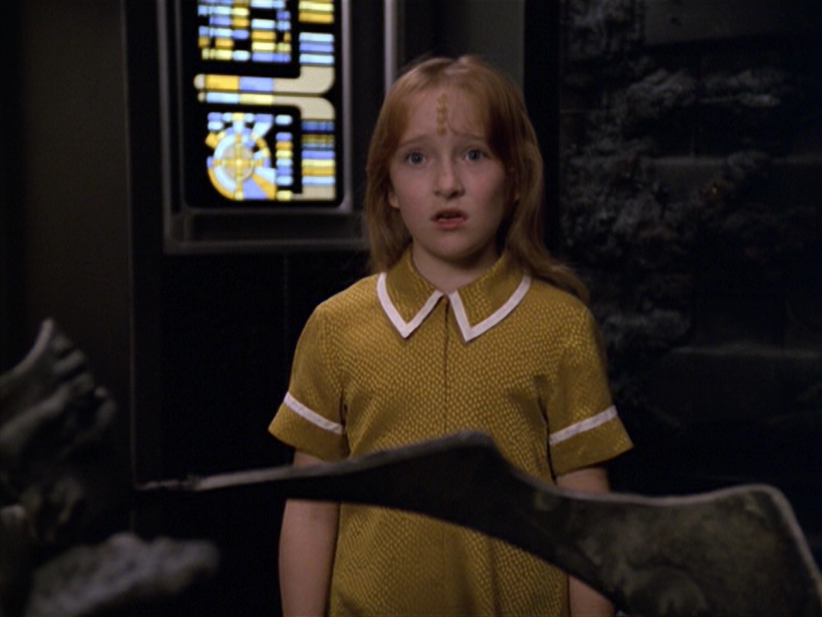 ariane179254_StarTrekVoyager_5x15_5x16_DarkFrontier_2254.jpg