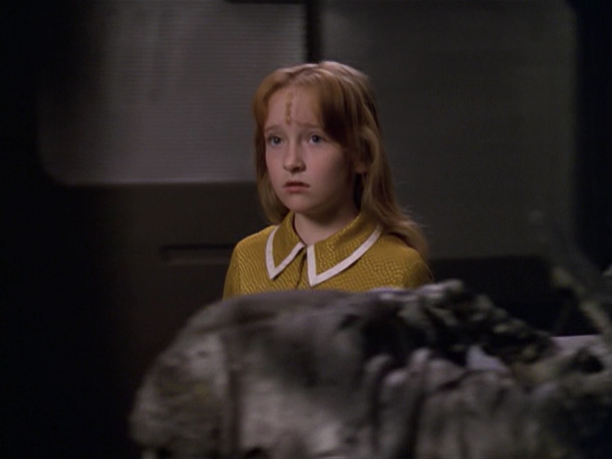 ariane179254_StarTrekVoyager_5x15_5x16_DarkFrontier_2270.jpg
