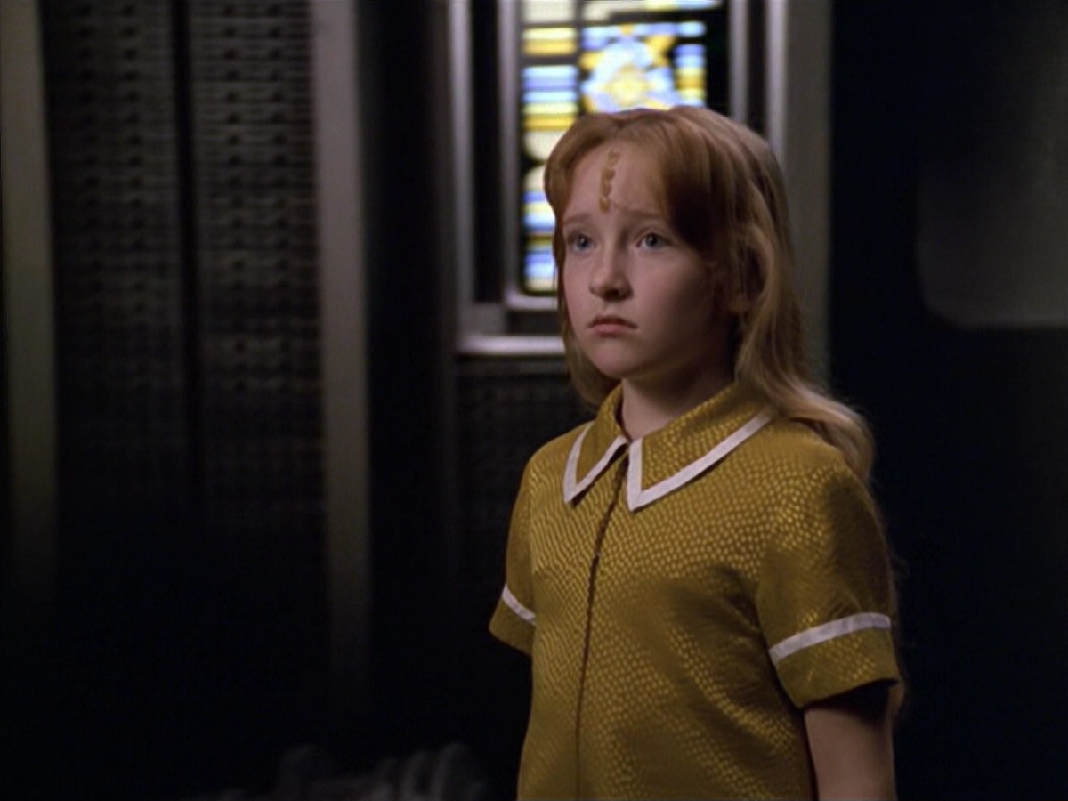 ariane179254_StarTrekVoyager_5x15_5x16_DarkFrontier_2272.jpg