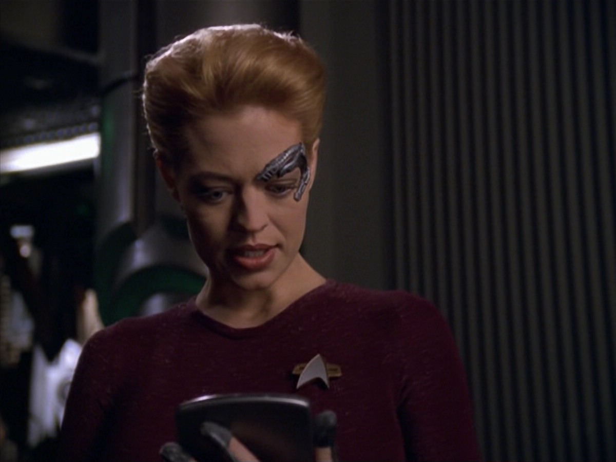 ariane179254_StarTrekVoyager_5x15_5x16_DarkFrontier_2283.jpg