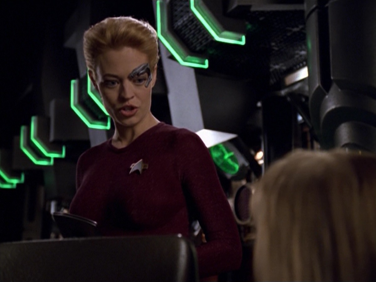 ariane179254_StarTrekVoyager_5x15_5x16_DarkFrontier_2299.jpg