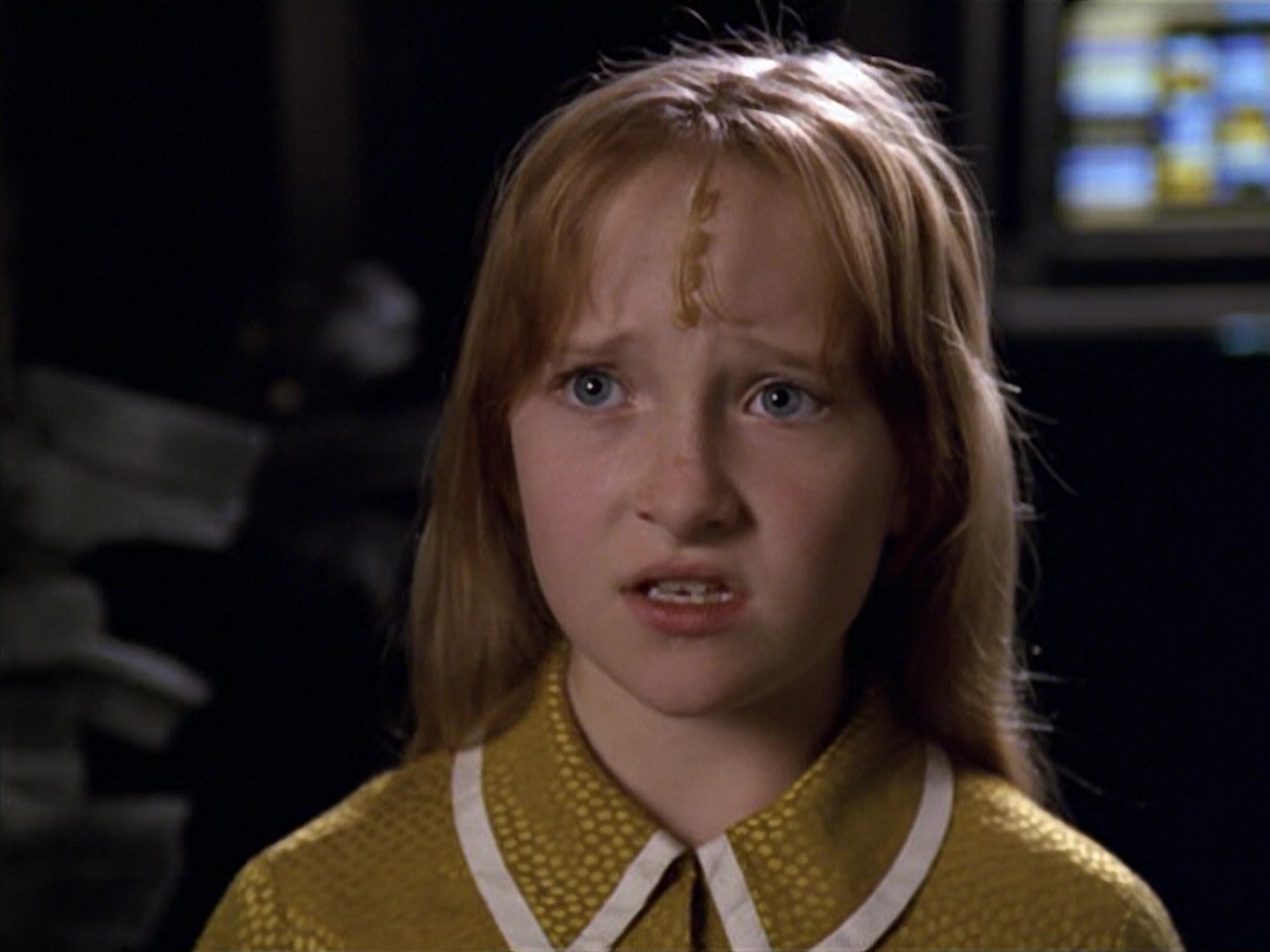ariane179254_StarTrekVoyager_5x15_5x16_DarkFrontier_2304.jpg