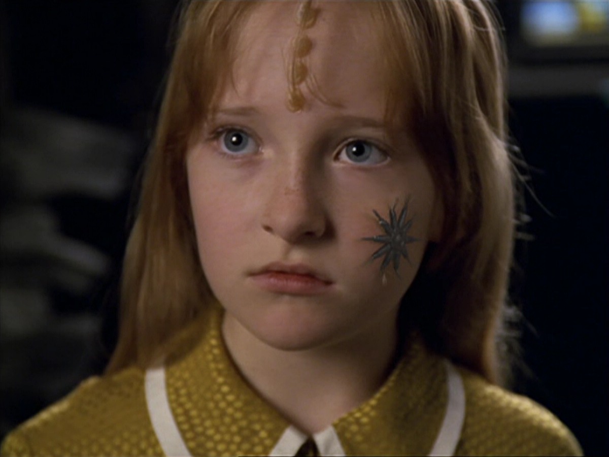 ariane179254_StarTrekVoyager_5x15_5x16_DarkFrontier_2325.jpg