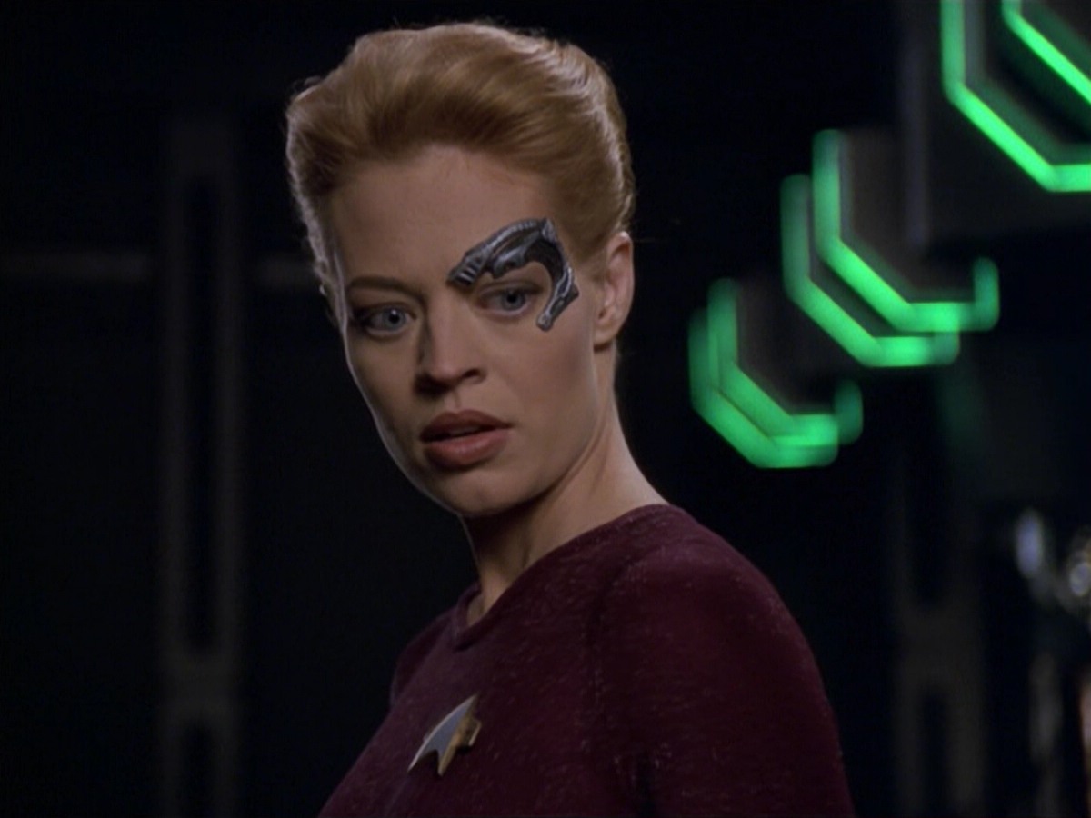 ariane179254_StarTrekVoyager_5x15_5x16_DarkFrontier_2326.jpg