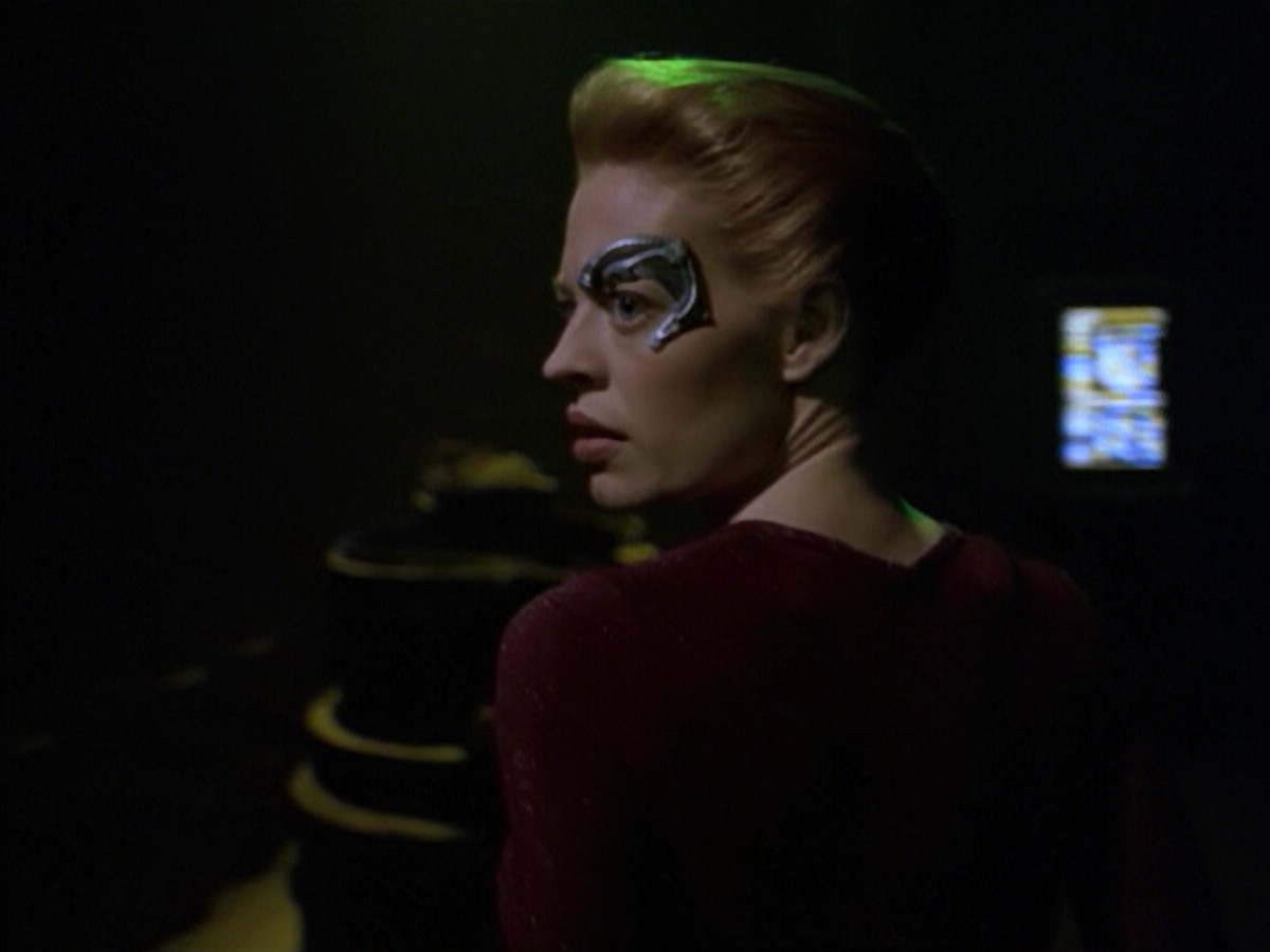 ariane179254_StarTrekVoyager_5x15_5x16_DarkFrontier_2331.jpg