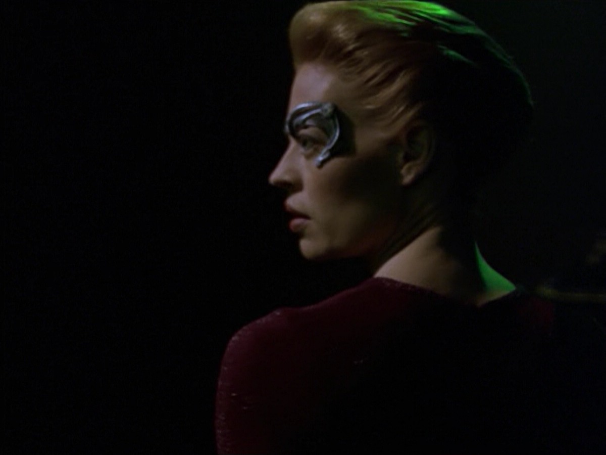 ariane179254_StarTrekVoyager_5x15_5x16_DarkFrontier_2332.jpg