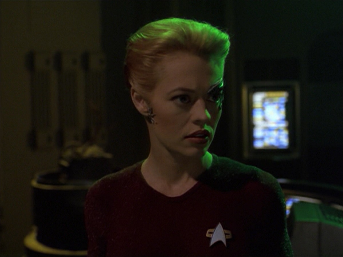 ariane179254_StarTrekVoyager_5x15_5x16_DarkFrontier_2346.jpg