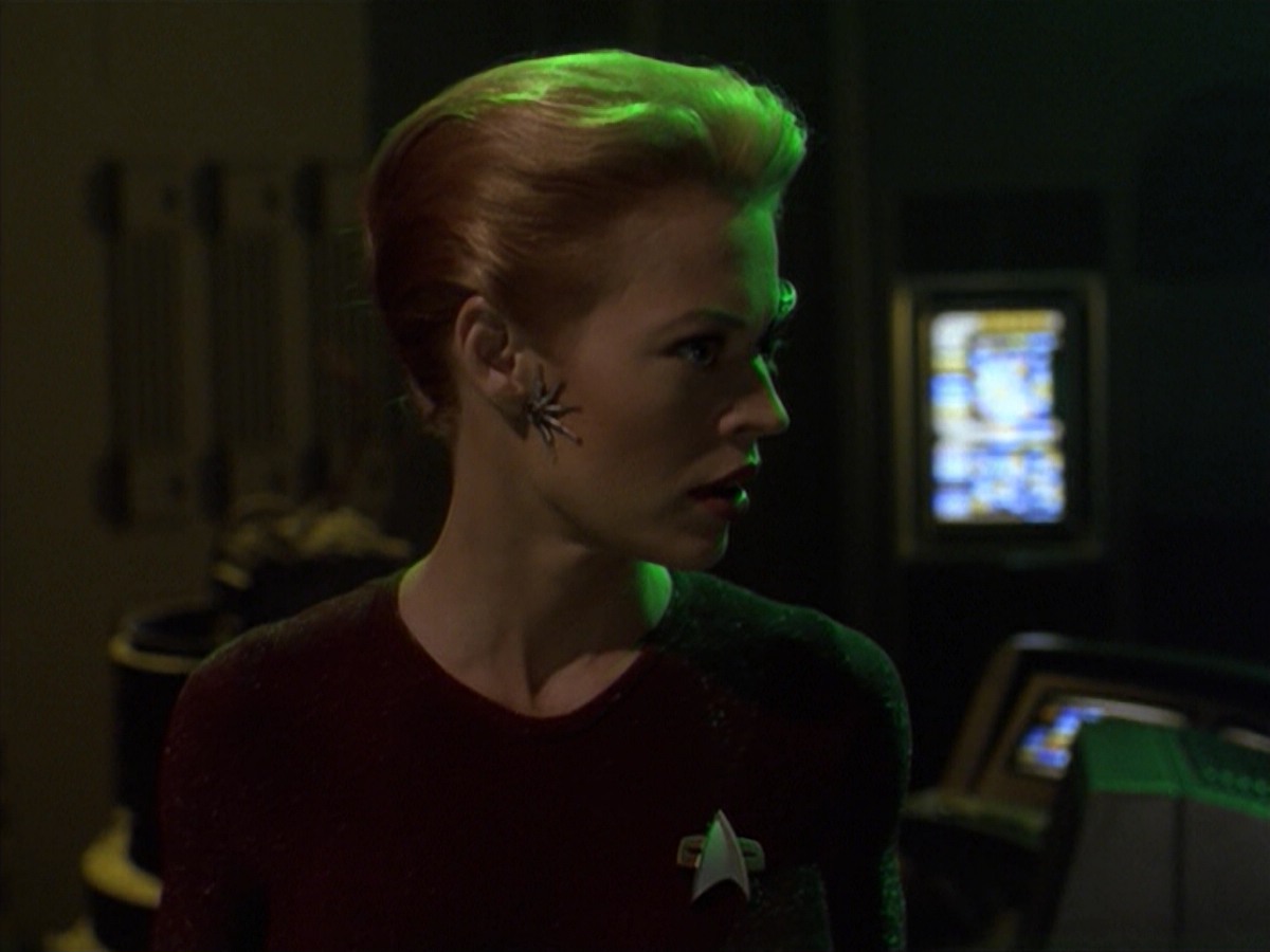 ariane179254_StarTrekVoyager_5x15_5x16_DarkFrontier_2351.jpg