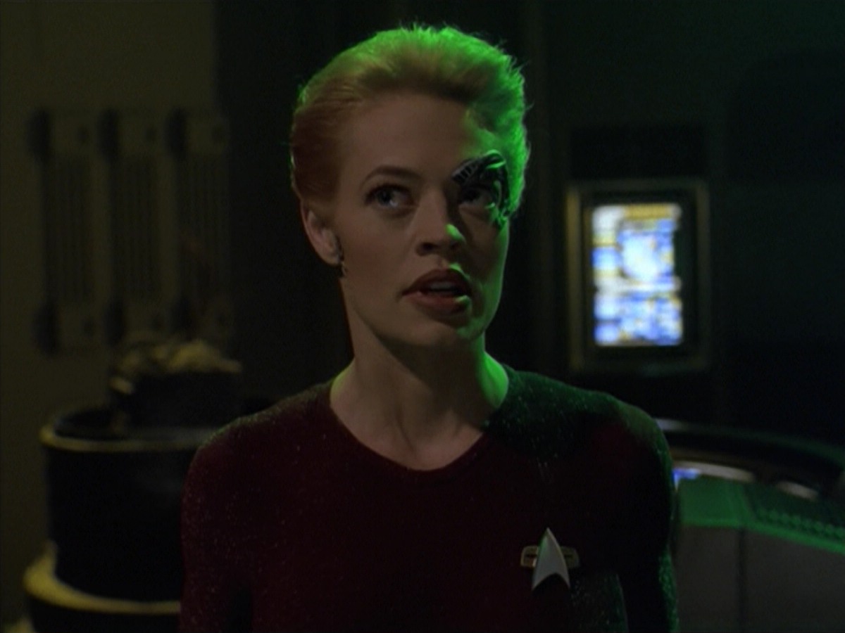 ariane179254_StarTrekVoyager_5x15_5x16_DarkFrontier_2364.jpg