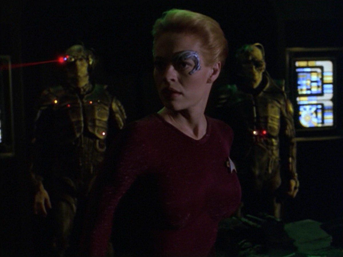 ariane179254_StarTrekVoyager_5x15_5x16_DarkFrontier_2376.jpg