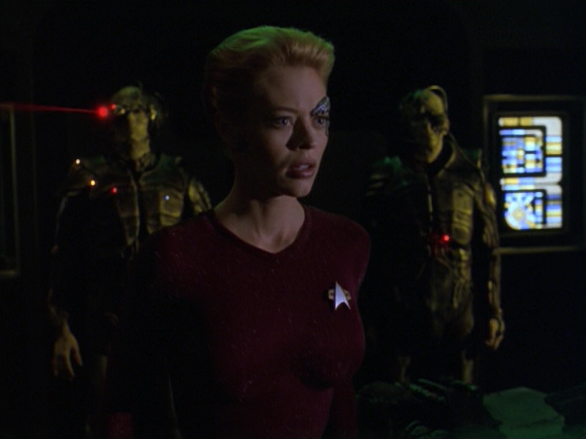 ariane179254_StarTrekVoyager_5x15_5x16_DarkFrontier_2381.jpg