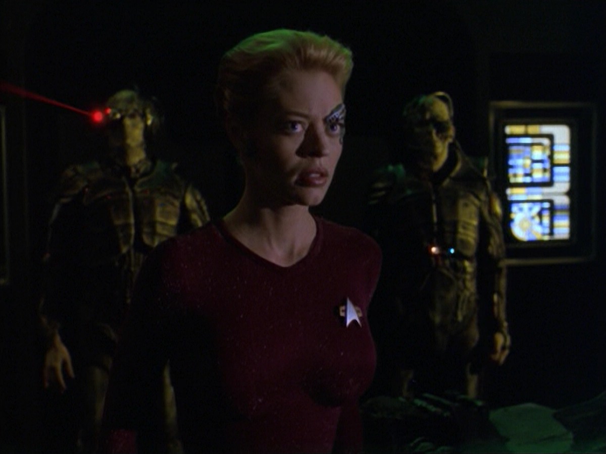 ariane179254_StarTrekVoyager_5x15_5x16_DarkFrontier_2383.jpg