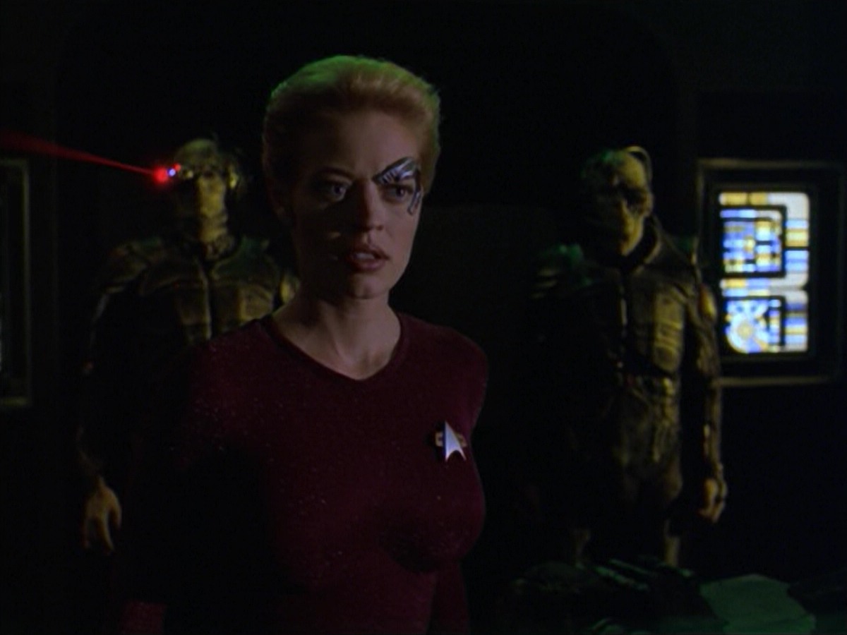 ariane179254_StarTrekVoyager_5x15_5x16_DarkFrontier_2395.jpg