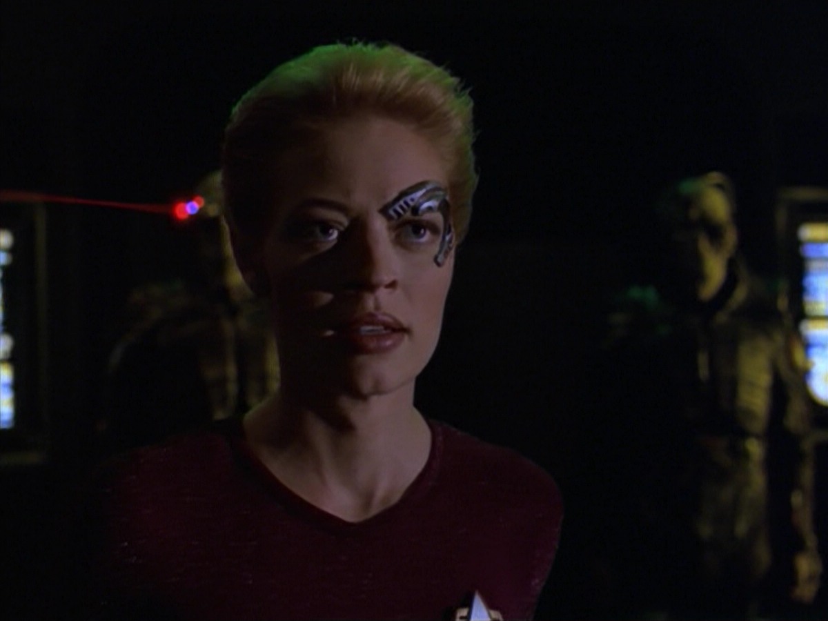 ariane179254_StarTrekVoyager_5x15_5x16_DarkFrontier_2403.jpg
