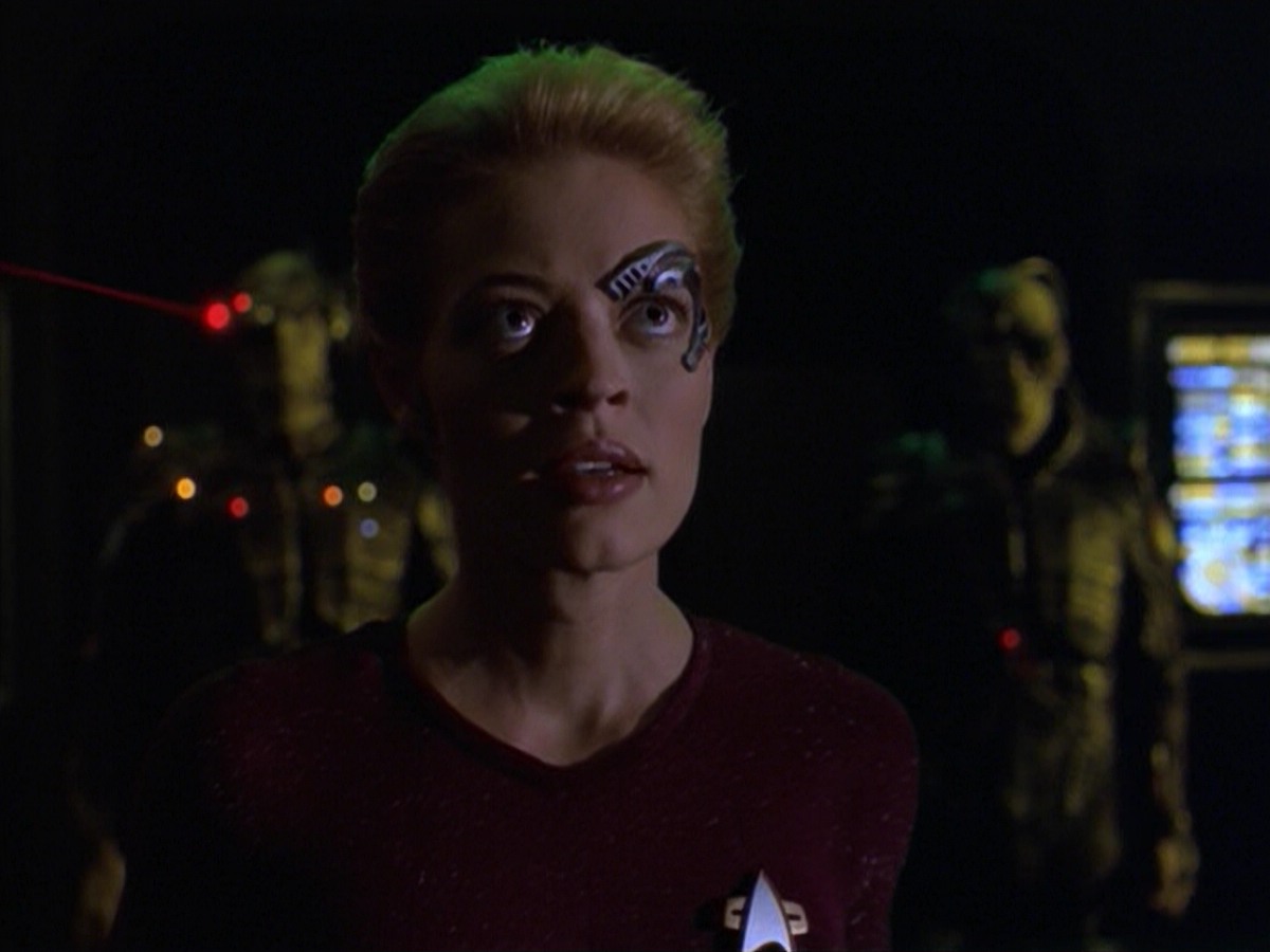 ariane179254_StarTrekVoyager_5x15_5x16_DarkFrontier_2404.jpg