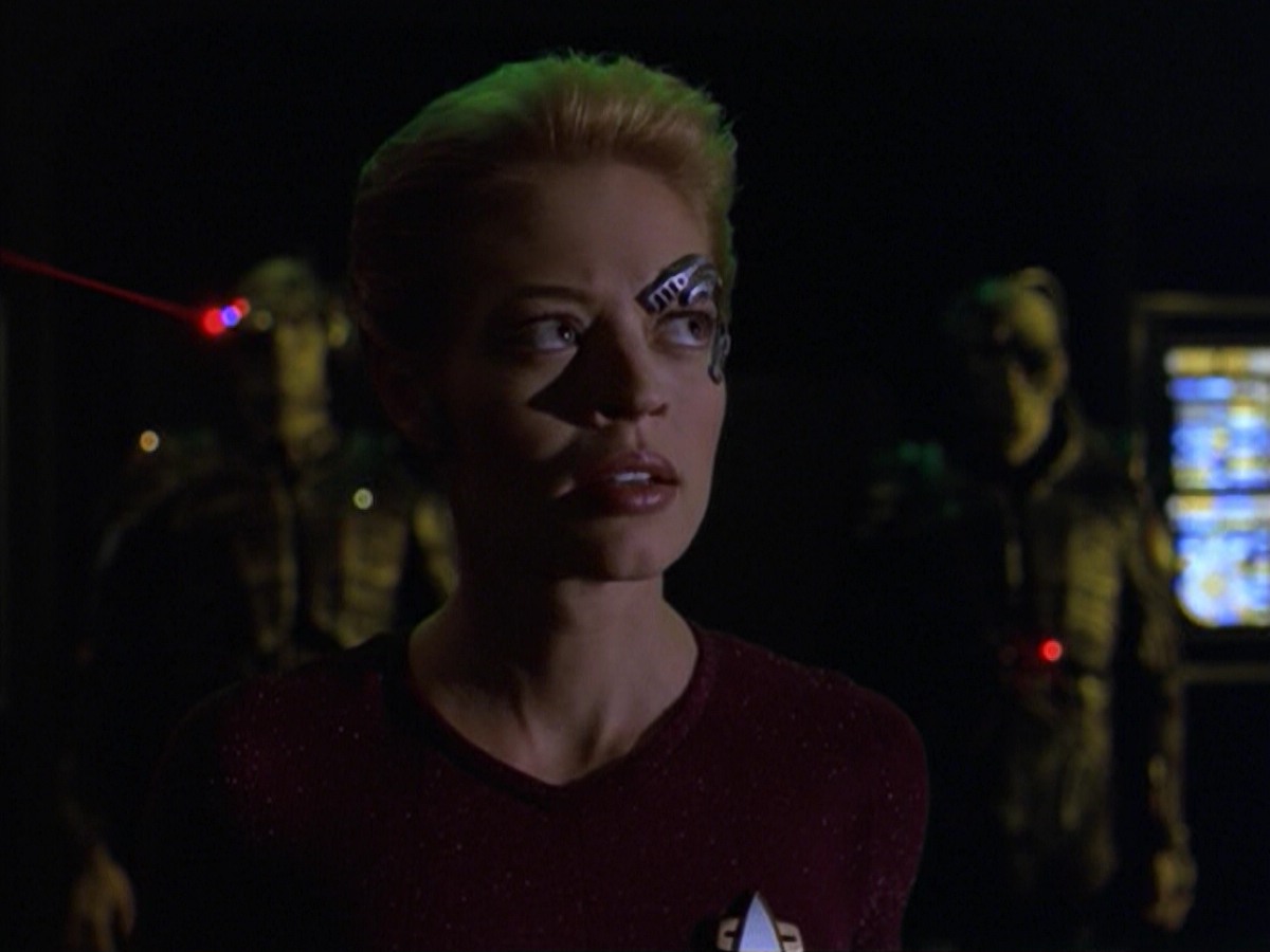 ariane179254_StarTrekVoyager_5x15_5x16_DarkFrontier_2405.jpg