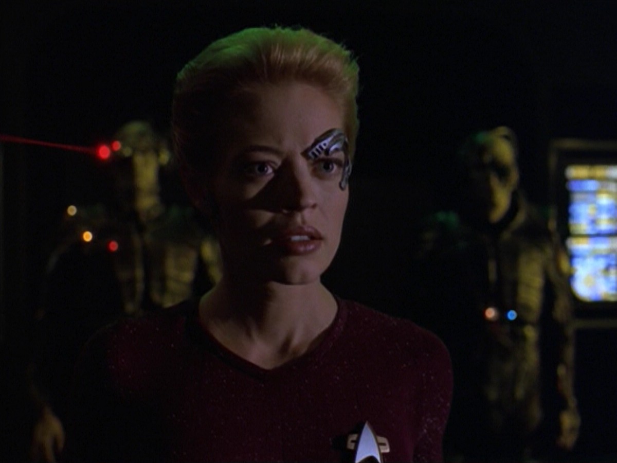 ariane179254_StarTrekVoyager_5x15_5x16_DarkFrontier_2407.jpg