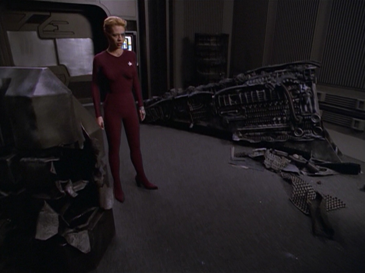 ariane179254_StarTrekVoyager_5x15_5x16_DarkFrontier_2420.jpg