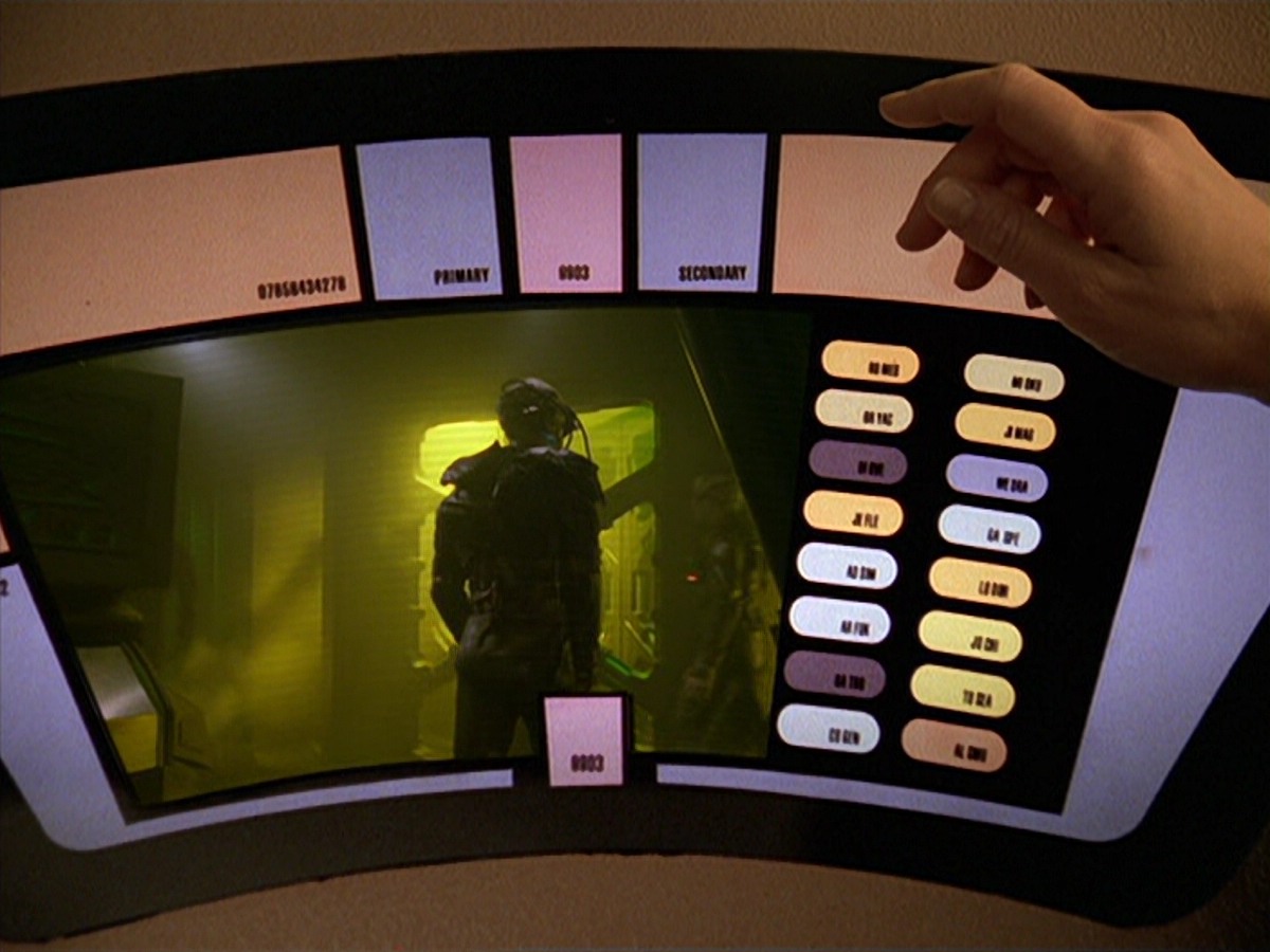 ariane179254_StarTrekVoyager_5x15_5x16_DarkFrontier_2453.jpg
