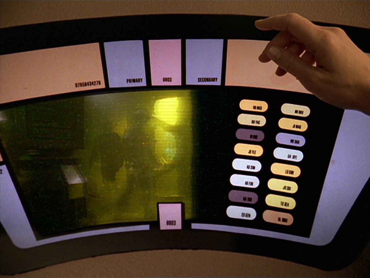 ariane179254_StarTrekVoyager_5x15_5x16_DarkFrontier_2458.jpg