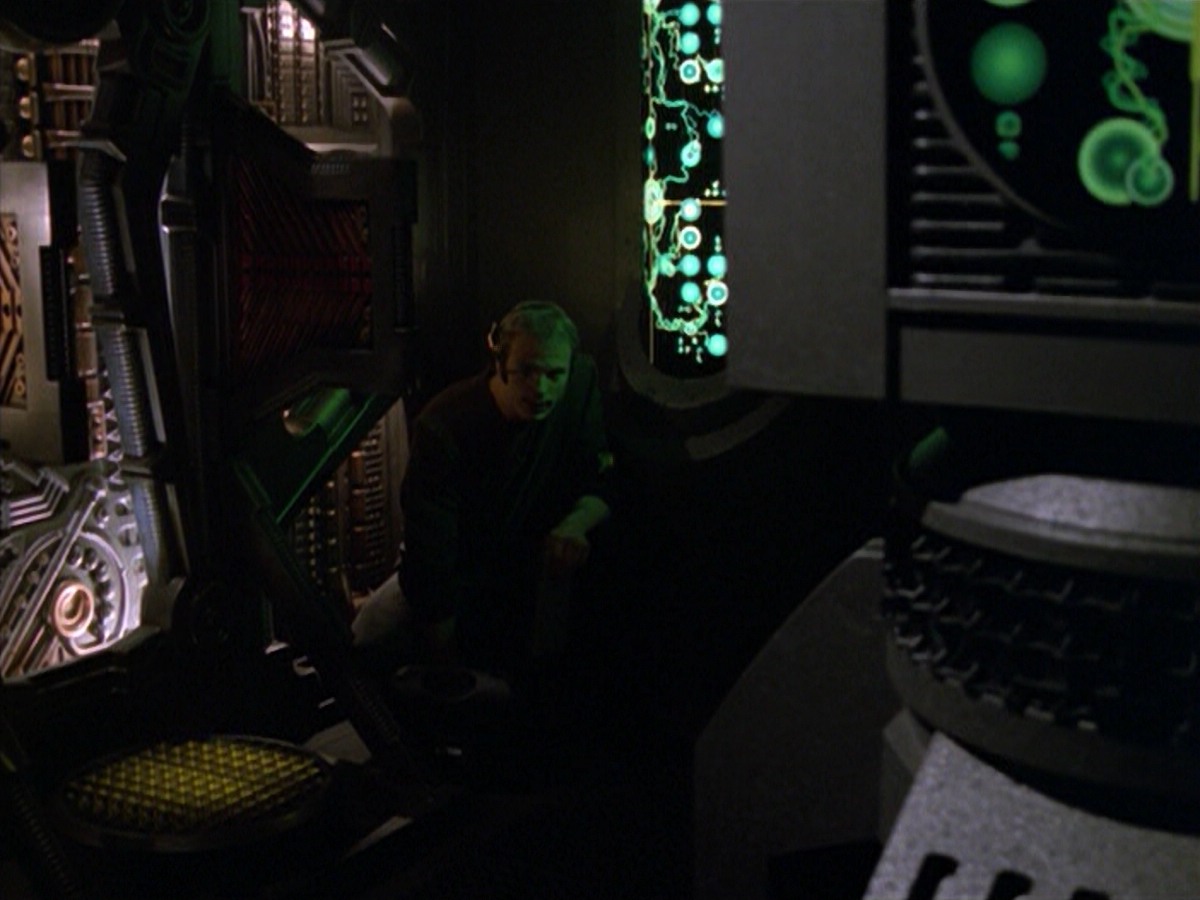 ariane179254_StarTrekVoyager_5x15_5x16_DarkFrontier_2467.jpg