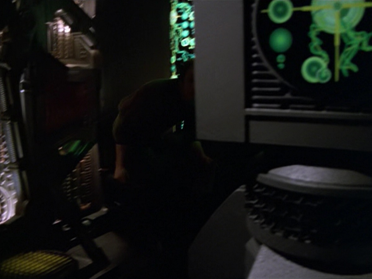 ariane179254_StarTrekVoyager_5x15_5x16_DarkFrontier_2474.jpg
