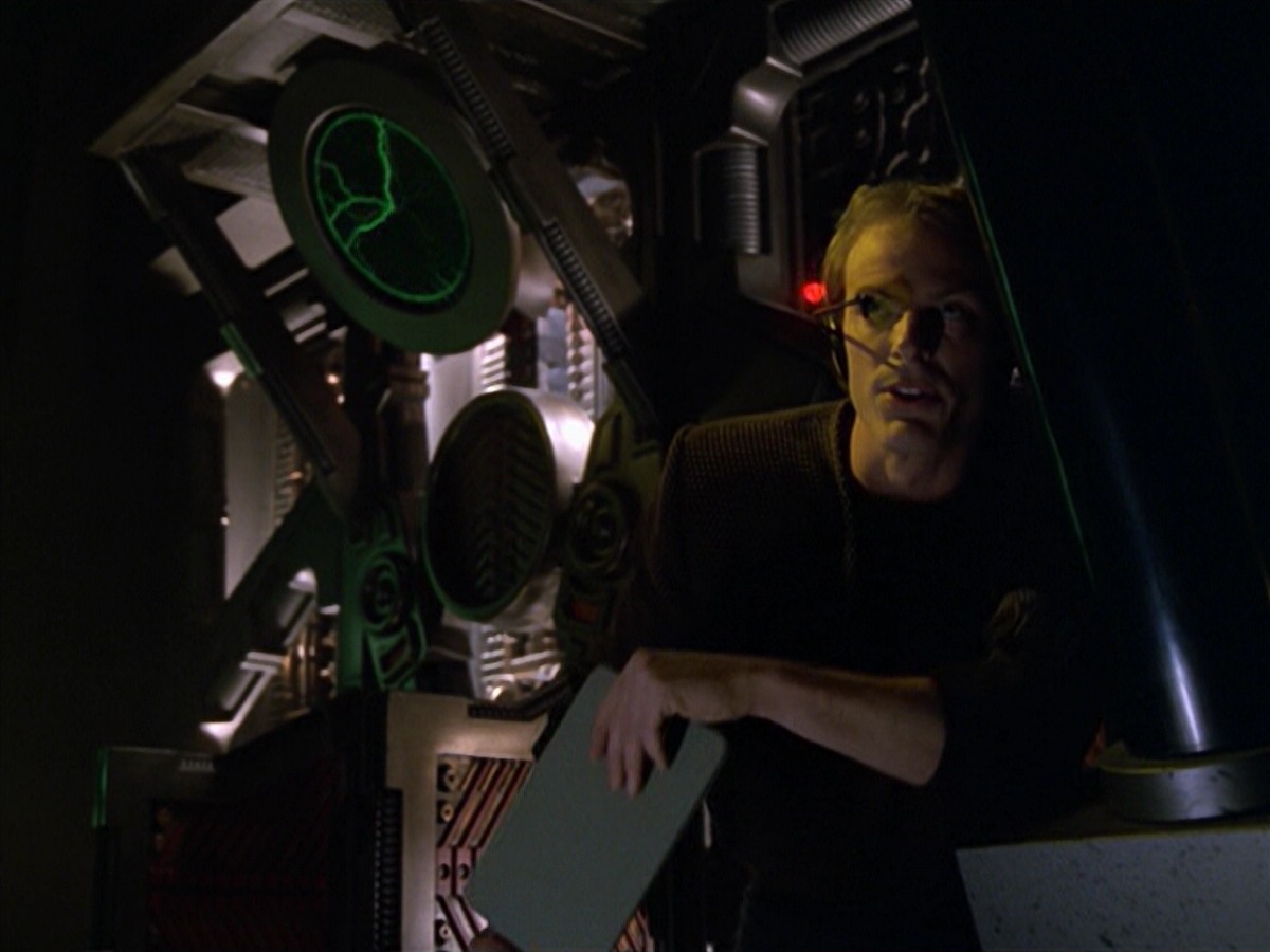 ariane179254_StarTrekVoyager_5x15_5x16_DarkFrontier_2488.jpg