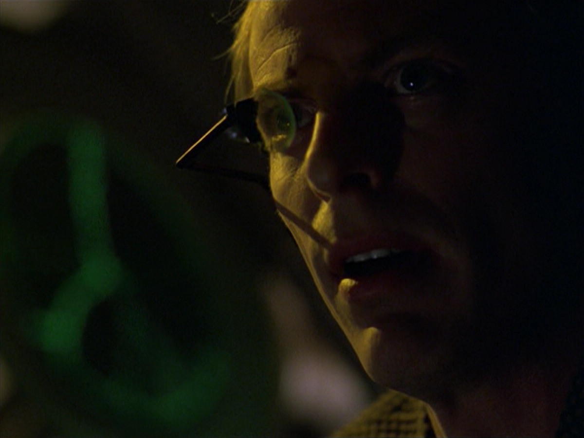 ariane179254_StarTrekVoyager_5x15_5x16_DarkFrontier_2533.jpg