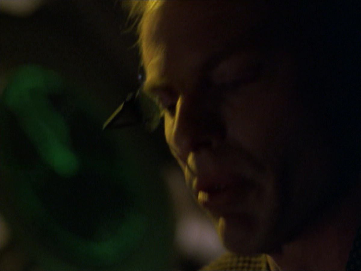 ariane179254_StarTrekVoyager_5x15_5x16_DarkFrontier_2535.jpg
