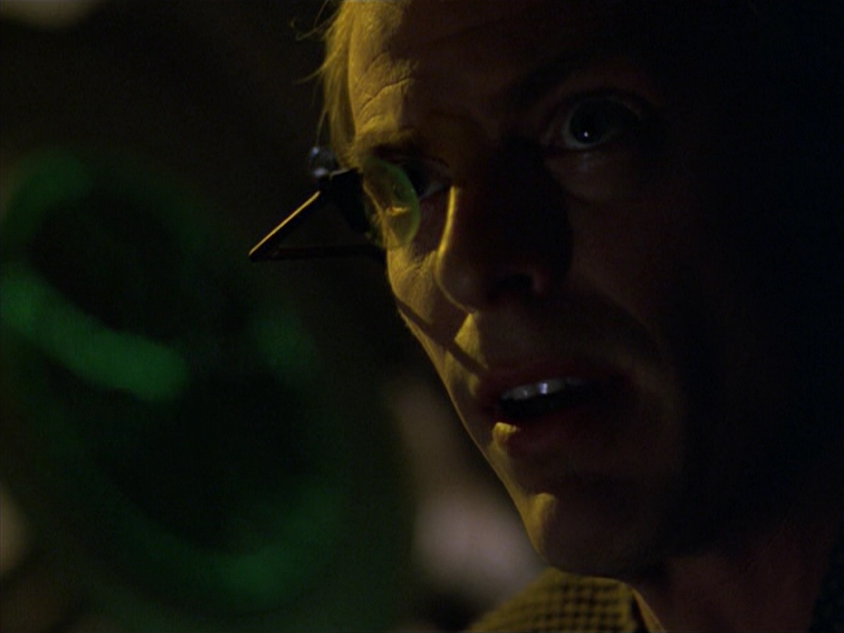 ariane179254_StarTrekVoyager_5x15_5x16_DarkFrontier_2537.jpg