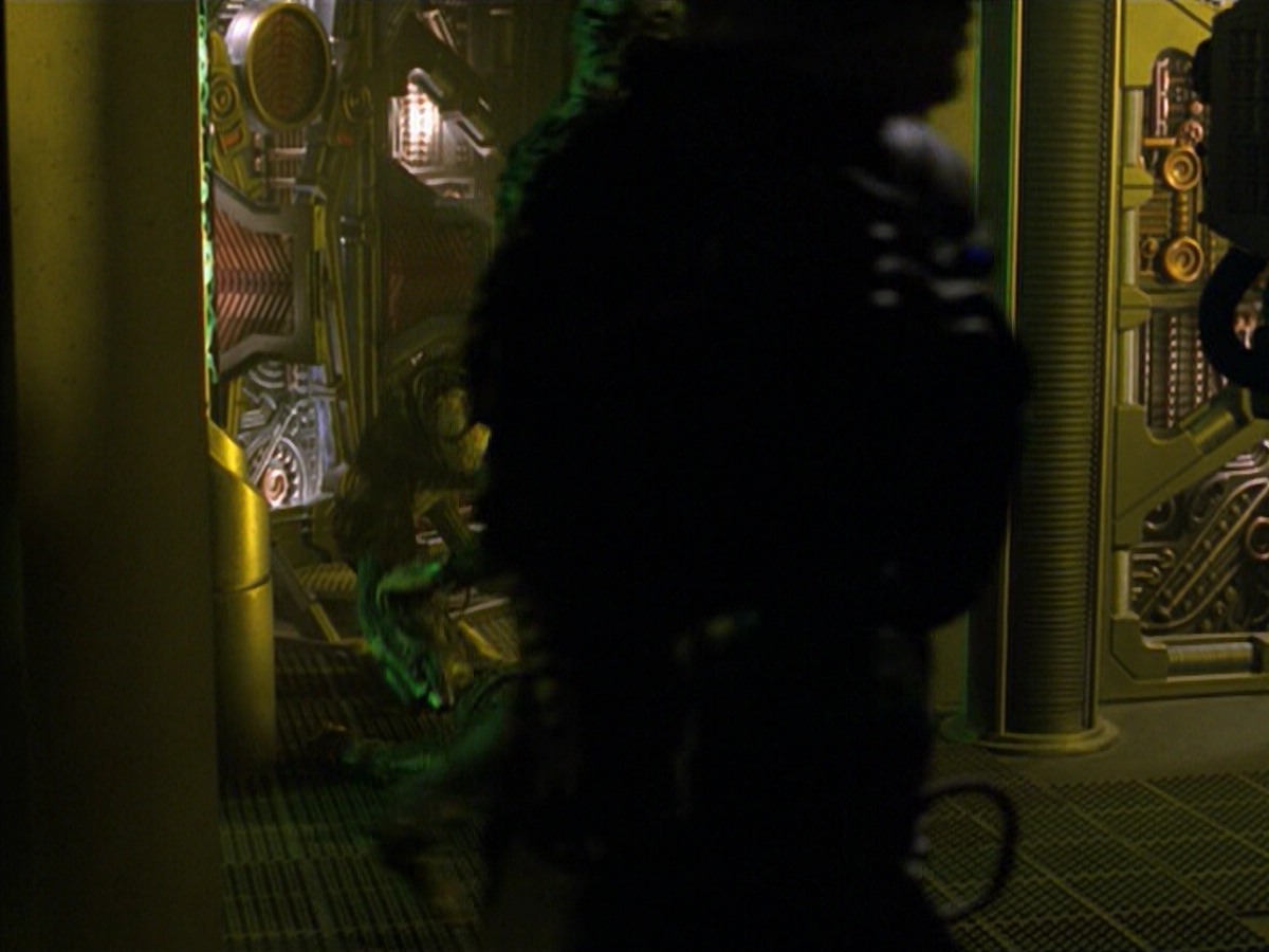 ariane179254_StarTrekVoyager_5x15_5x16_DarkFrontier_2542.jpg