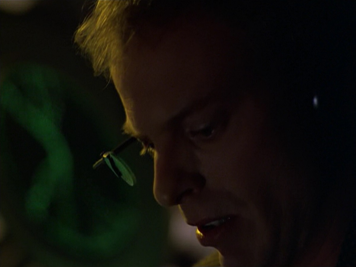 ariane179254_StarTrekVoyager_5x15_5x16_DarkFrontier_2547.jpg