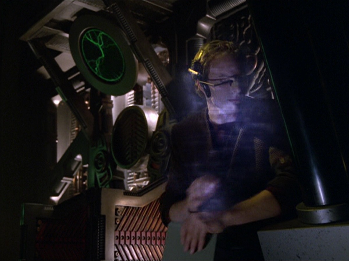 ariane179254_StarTrekVoyager_5x15_5x16_DarkFrontier_2557.jpg