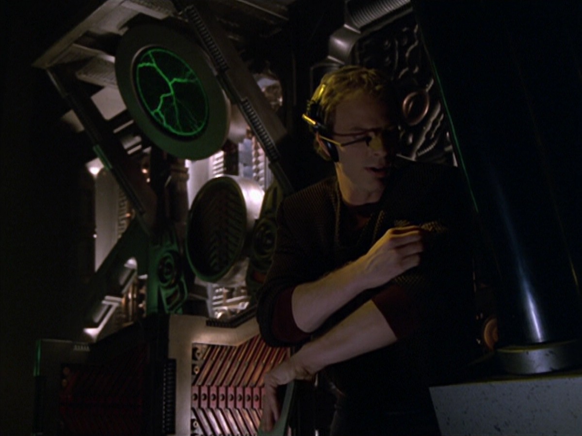 ariane179254_StarTrekVoyager_5x15_5x16_DarkFrontier_2558.jpg