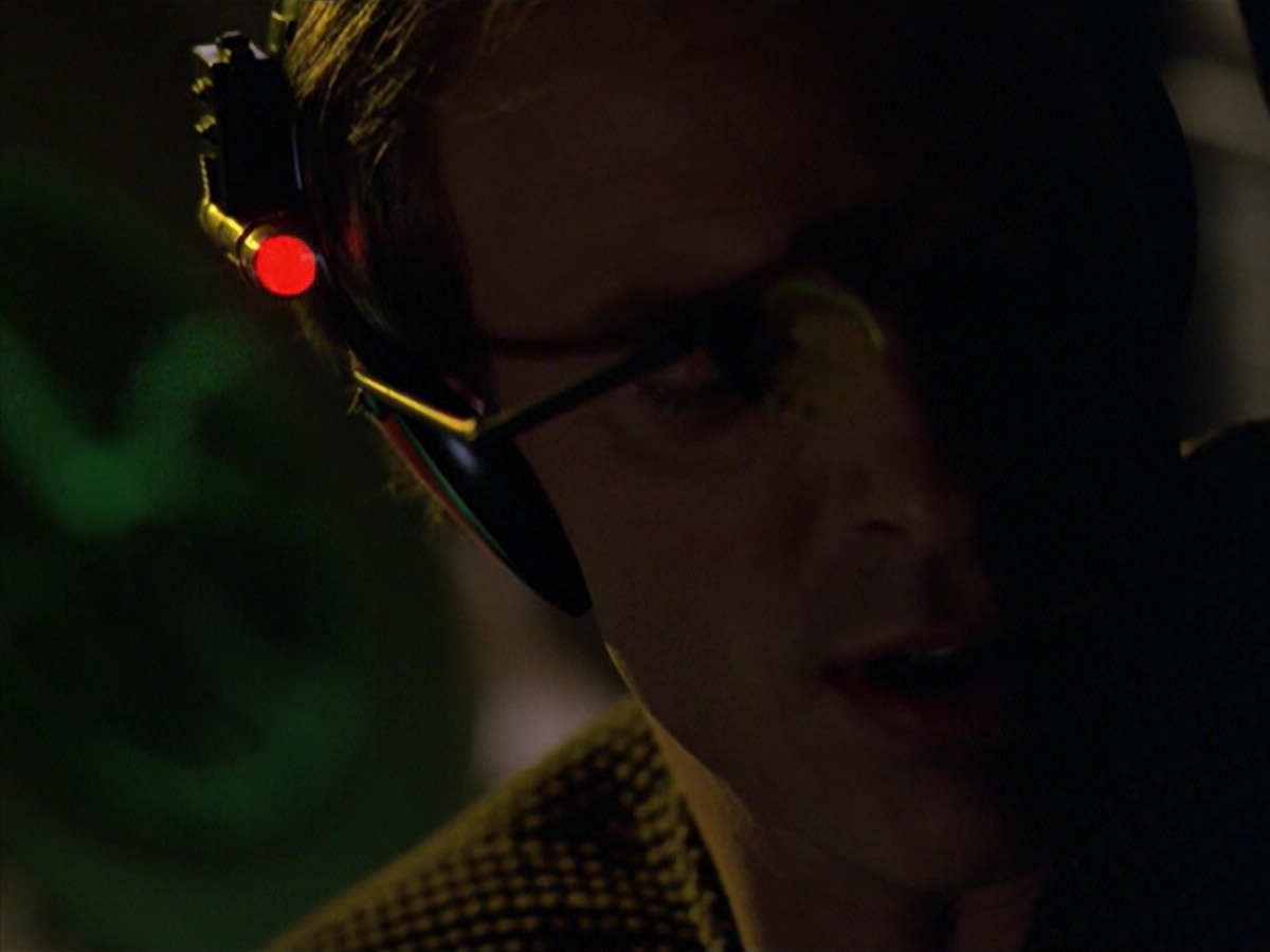 ariane179254_StarTrekVoyager_5x15_5x16_DarkFrontier_2567.jpg