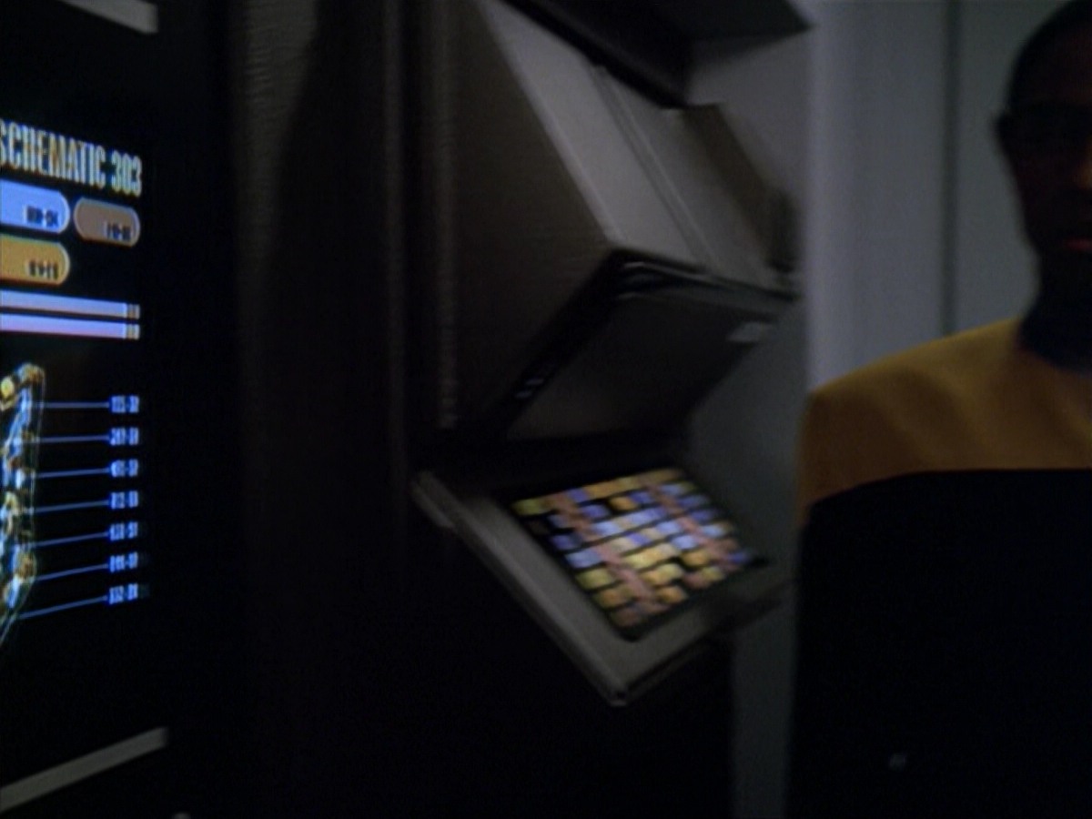 ariane179254_StarTrekVoyager_5x15_5x16_DarkFrontier_2583.jpg