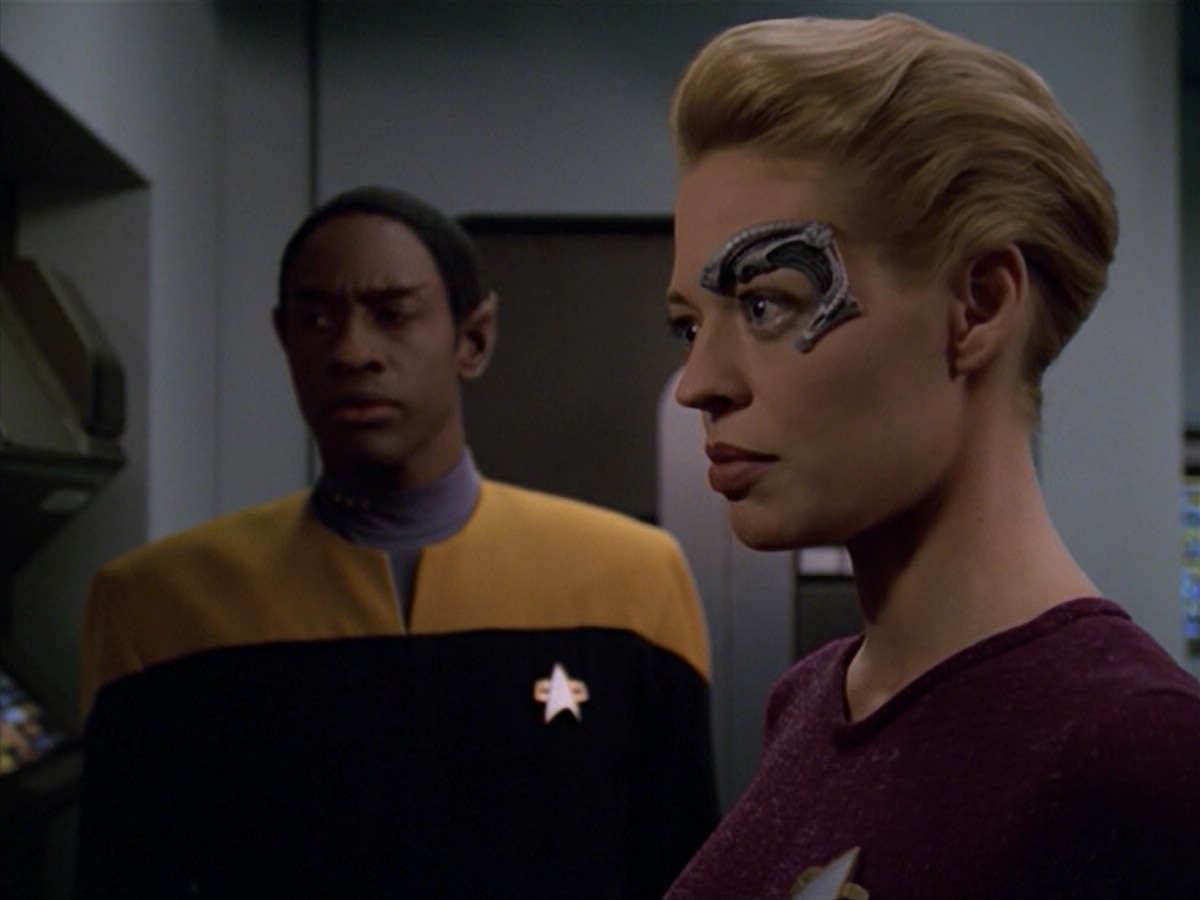 ariane179254_StarTrekVoyager_5x15_5x16_DarkFrontier_2589.jpg