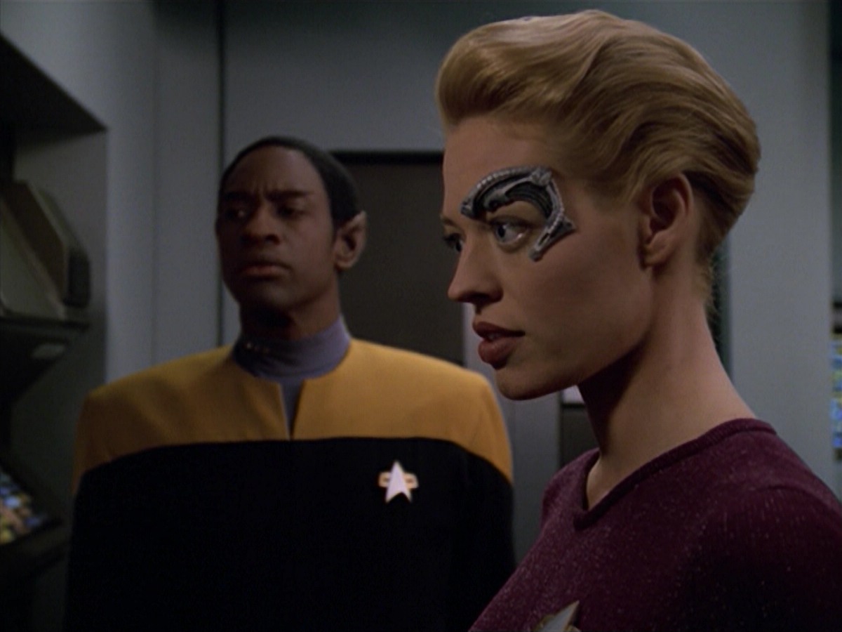 ariane179254_StarTrekVoyager_5x15_5x16_DarkFrontier_2592.jpg