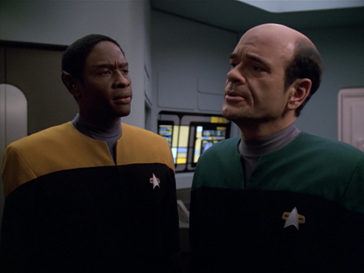 ariane179254_StarTrekVoyager_5x15_5x16_DarkFrontier_2602.jpg