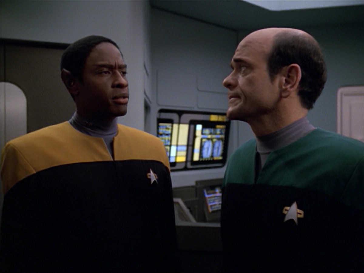 ariane179254_StarTrekVoyager_5x15_5x16_DarkFrontier_2607.jpg