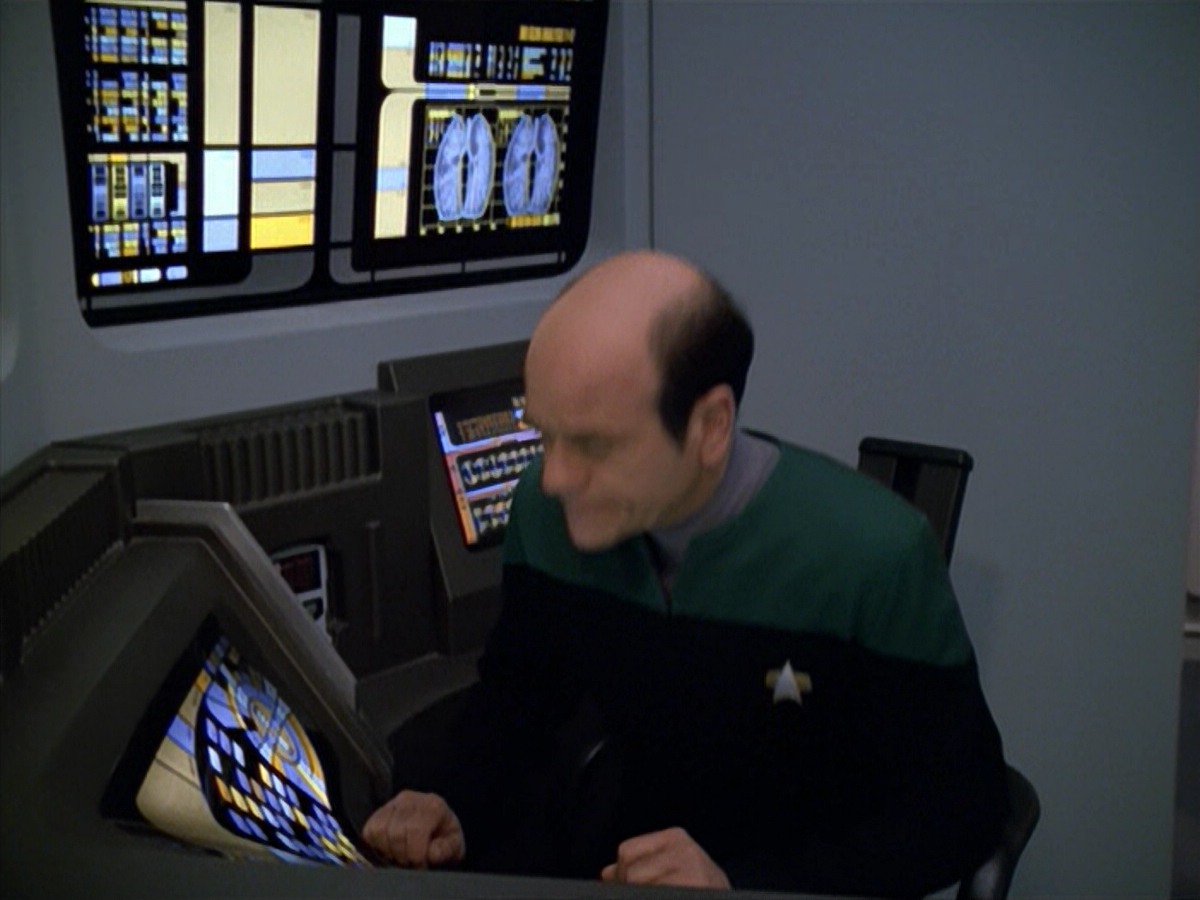 ariane179254_StarTrekVoyager_5x15_5x16_DarkFrontier_2615.jpg