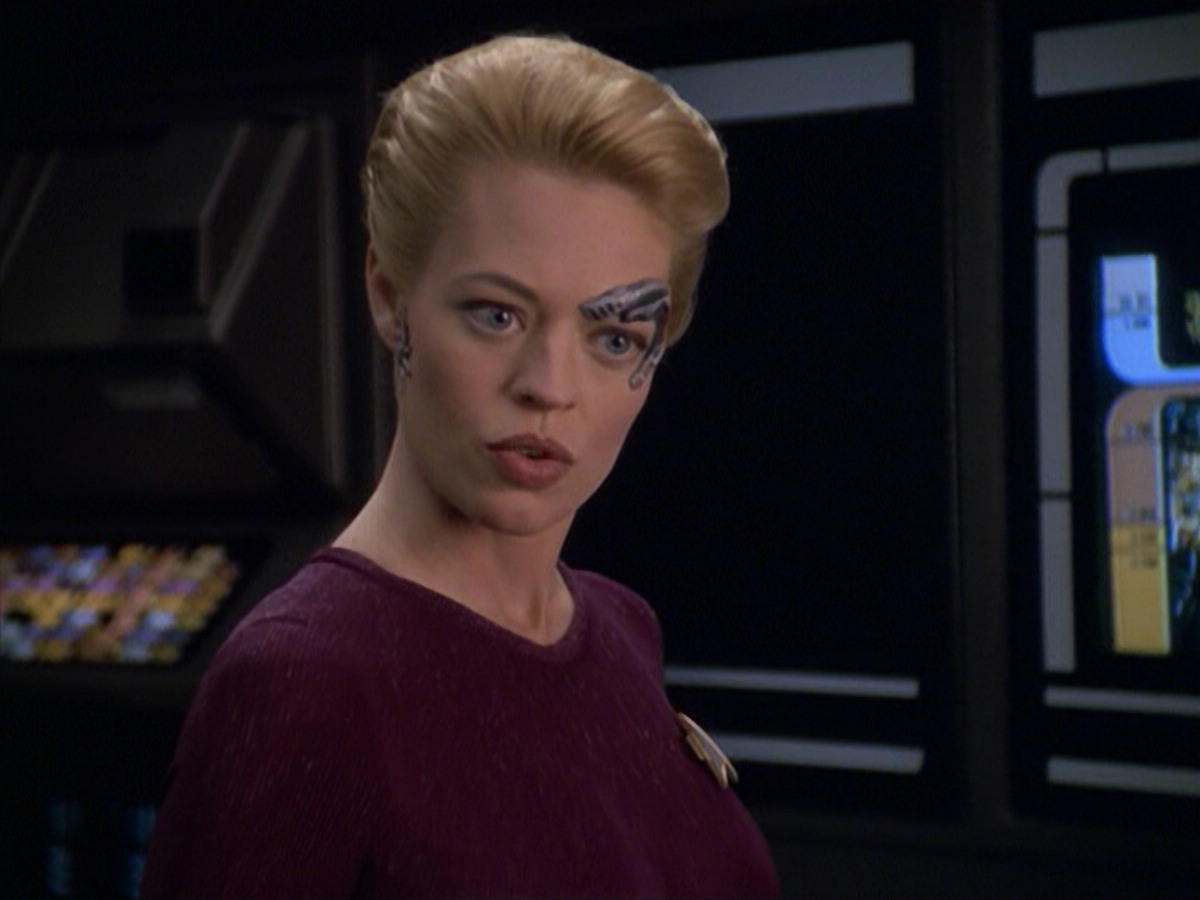 ariane179254_StarTrekVoyager_5x15_5x16_DarkFrontier_2640.jpg