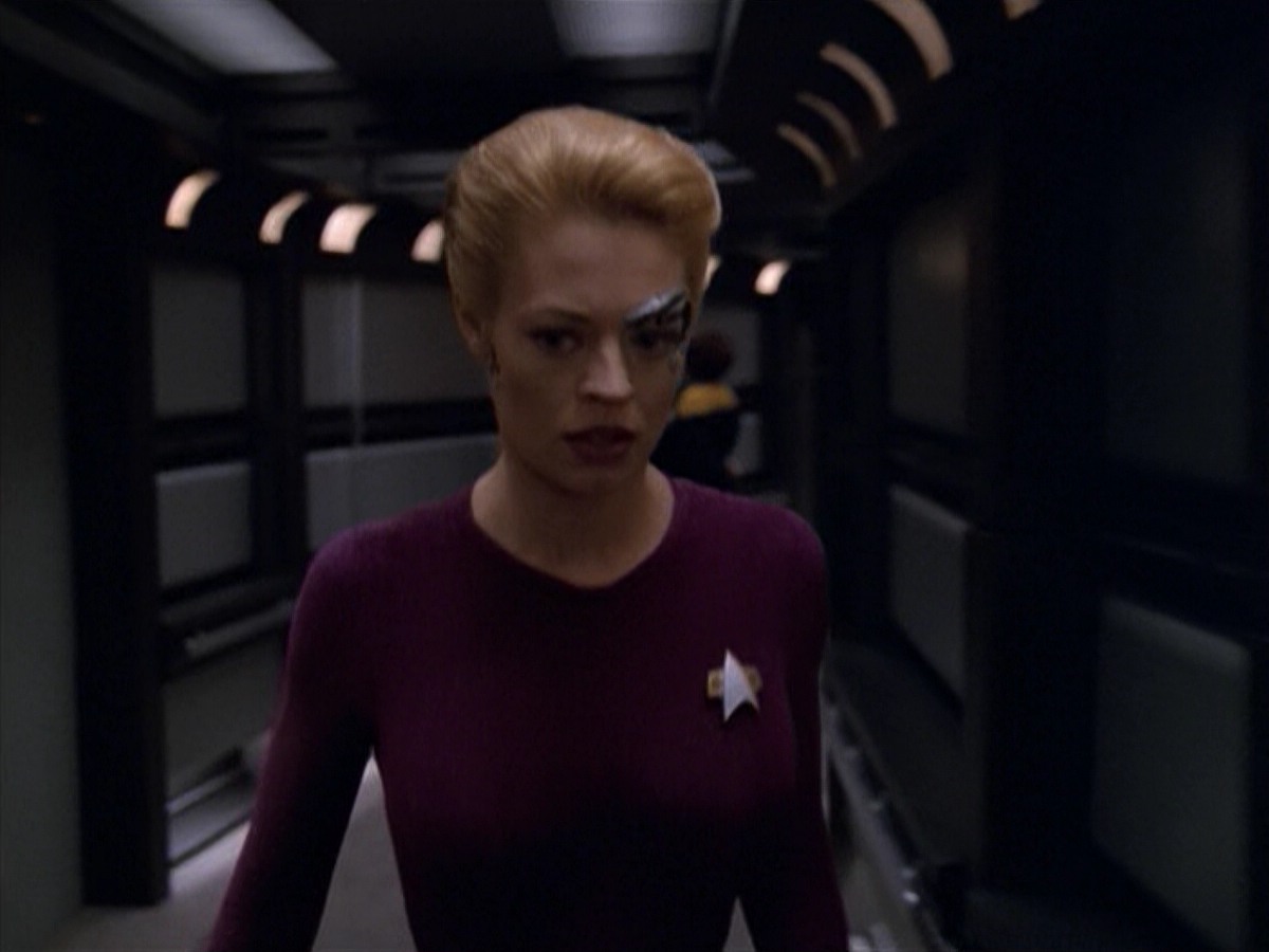 ariane179254_StarTrekVoyager_5x15_5x16_DarkFrontier_2659.jpg
