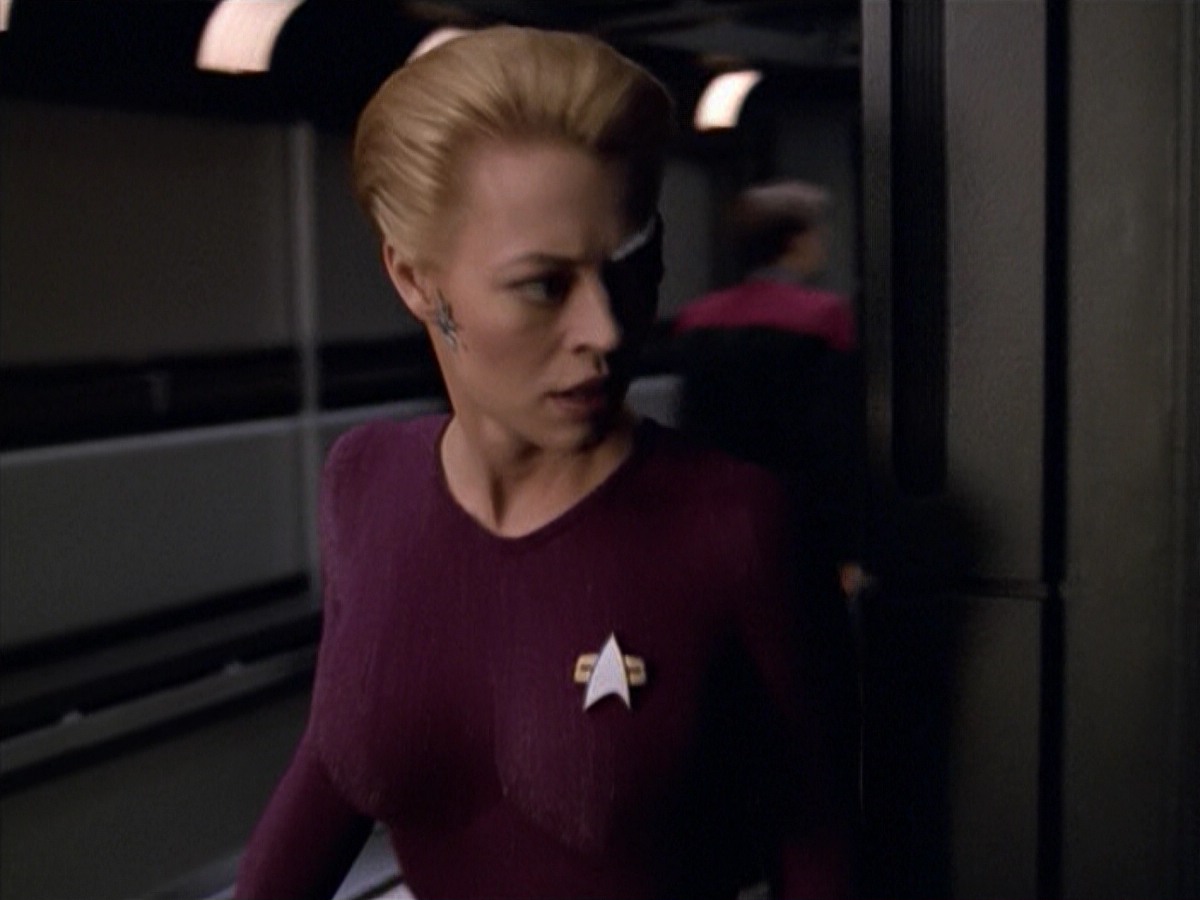 ariane179254_StarTrekVoyager_5x15_5x16_DarkFrontier_2662.jpg