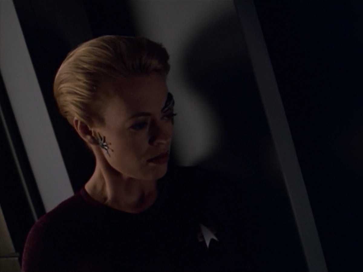 ariane179254_StarTrekVoyager_5x15_5x16_DarkFrontier_2673.jpg